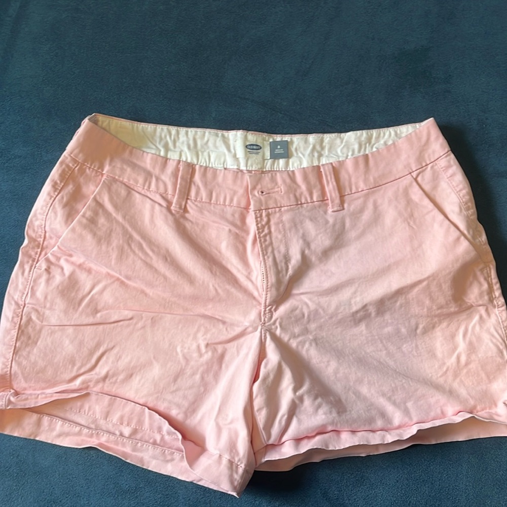 Old Navy pink shorts